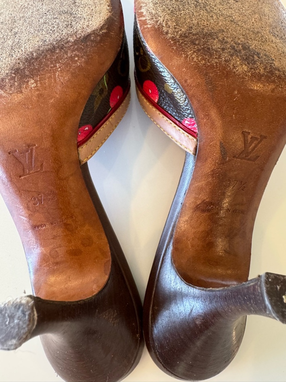 Louis Vuitton Vintage SS 2005 Brown Leather Monogram Cherry Bow Heels EU 37 - Picture 4 of 6